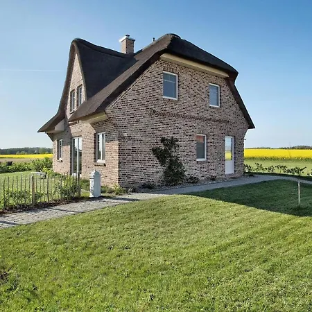 Holiday Retreat Spacious, Light Filled Home For 7 With Scenic Views 펜션 포세리츠
