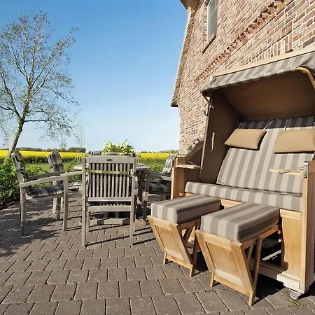 Holiday Retreat Spacious, Light Filled Home For 7 With Scenic Views