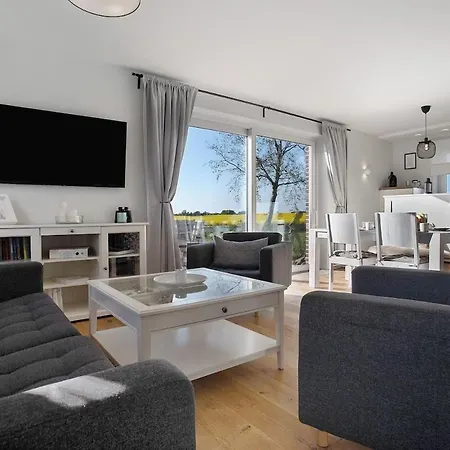 Holiday Retreat Spacious, Light Filled Home For 7 With Scenic Views